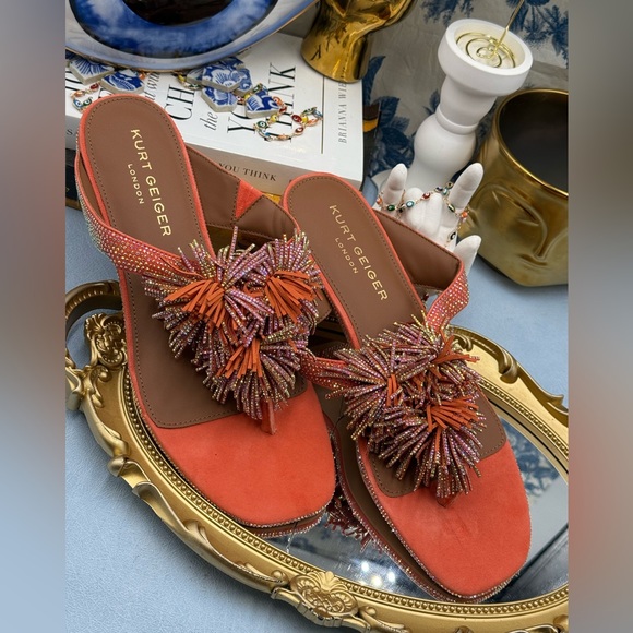 🆕 KURT GEIGER LONDON 🧿 NWOB Pom Pom T-Bar Thong Sandals, Orange - Sz 40 US 9 - Picture 9 of 16